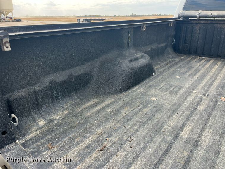 image for item DP2118 2016 Ford F350 Super Duty Lariat Platinum  Crew Cab pickup truck