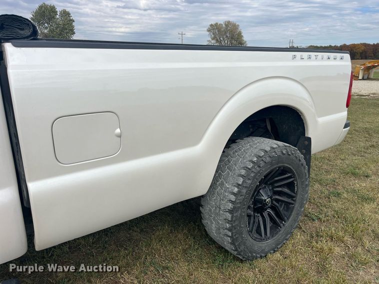 image for item DP2118 2016 Ford F350 Super Duty Lariat Platinum  Crew Cab pickup truck