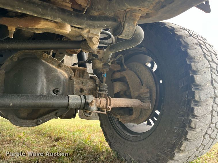 image for item DP2118 2016 Ford F350 Super Duty Lariat Platinum  Crew Cab pickup truck