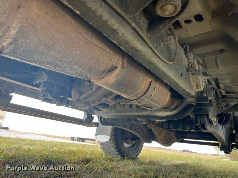 image for item DP2118 2016 Ford F350 Super Duty Lariat Platinum  Crew Cab pickup truck