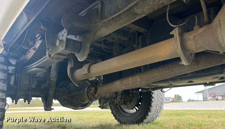 image for item DP2118 2016 Ford F350 Super Duty Lariat Platinum  Crew Cab pickup truck