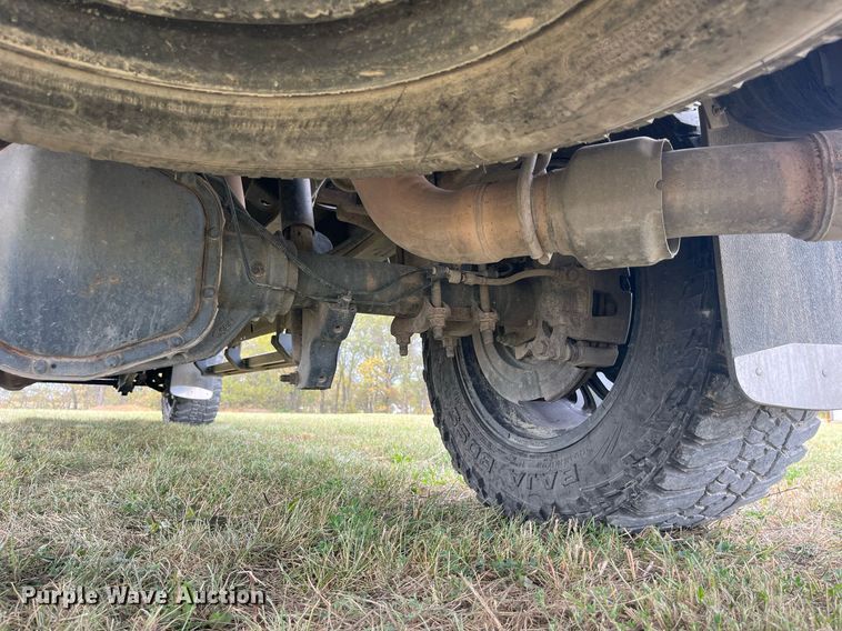 image for item DP2118 2016 Ford F350 Super Duty Lariat Platinum  Crew Cab pickup truck