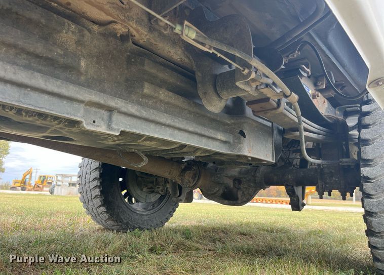 image for item DP2118 2016 Ford F350 Super Duty Lariat Platinum  Crew Cab pickup truck