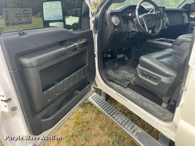 image for item DP2118 2016 Ford F350 Super Duty Lariat Platinum  Crew Cab pickup truck