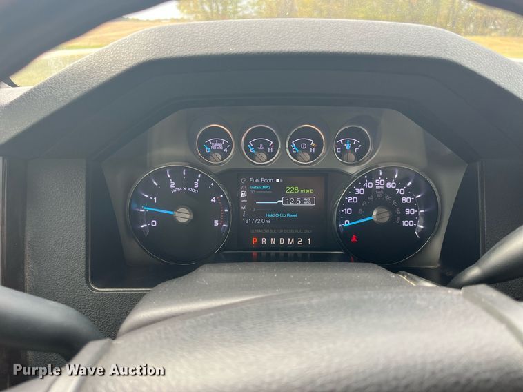 image for item DP2118 2016 Ford F350 Super Duty Lariat Platinum  Crew Cab pickup truck