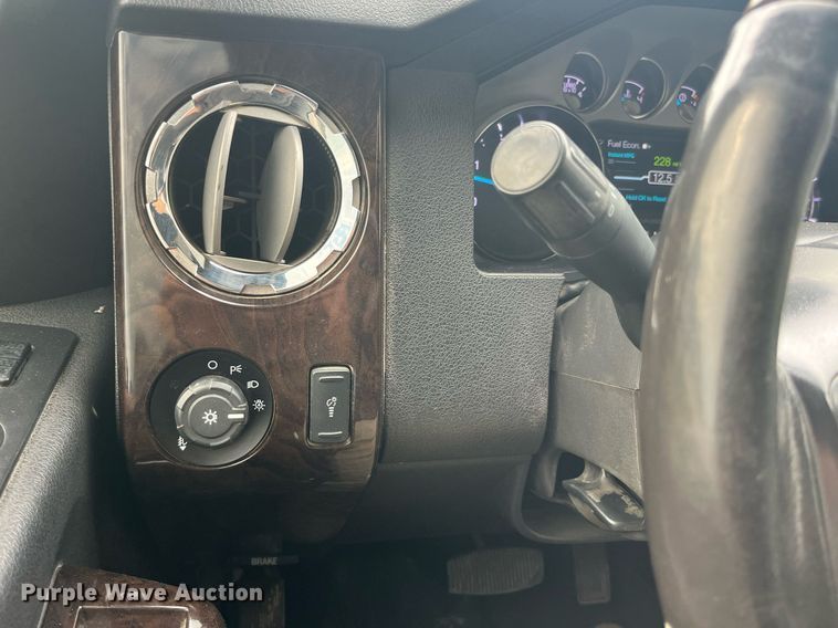 image for item DP2118 2016 Ford F350 Super Duty Lariat Platinum  Crew Cab pickup truck