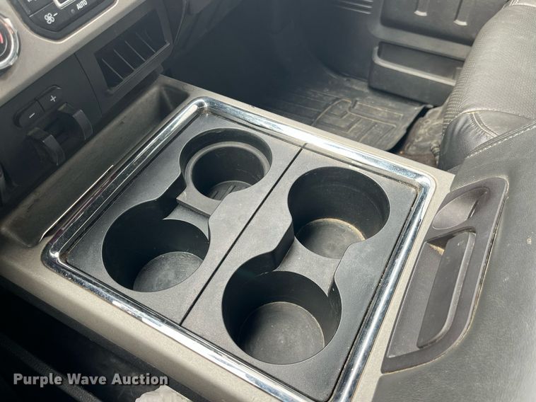 image for item DP2118 2016 Ford F350 Super Duty Lariat Platinum  Crew Cab pickup truck