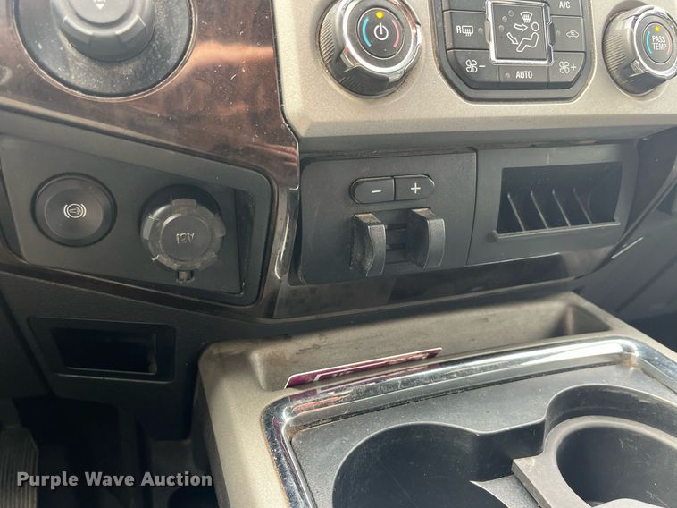 image for item DP2118 2016 Ford F350 Super Duty Lariat Platinum  Crew Cab pickup truck