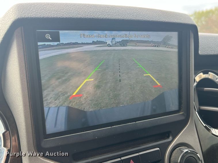 image for item DP2118 2016 Ford F350 Super Duty Lariat Platinum  Crew Cab pickup truck