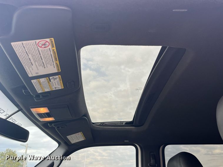 image for item DP2118 2016 Ford F350 Super Duty Lariat Platinum  Crew Cab pickup truck