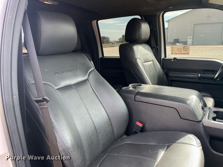 image for item DP2118 2016 Ford F350 Super Duty Lariat Platinum  Crew Cab pickup truck