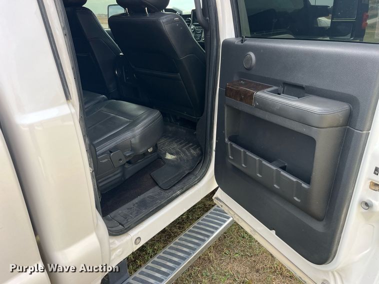 image for item DP2118 2016 Ford F350 Super Duty Lariat Platinum  Crew Cab pickup truck