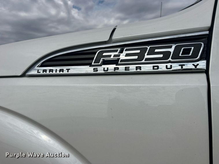 image for item DP2118 2016 Ford F350 Super Duty Lariat Platinum  Crew Cab pickup truck