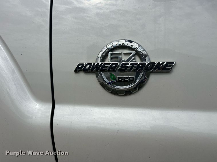 image for item DP2118 2016 Ford F350 Super Duty Lariat Platinum  Crew Cab pickup truck