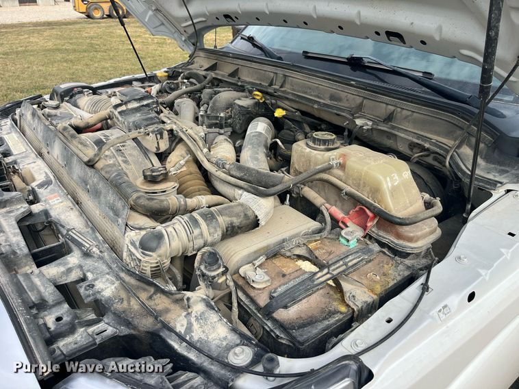 image for item DP2118 2016 Ford F350 Super Duty Lariat Platinum  Crew Cab pickup truck