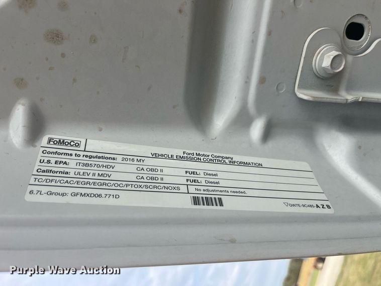 image for item DP2118 2016 Ford F350 Super Duty Lariat Platinum  Crew Cab pickup truck