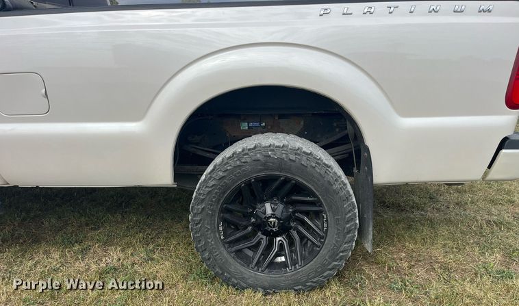 image for item DP2118 2016 Ford F350 Super Duty Lariat Platinum  Crew Cab pickup truck