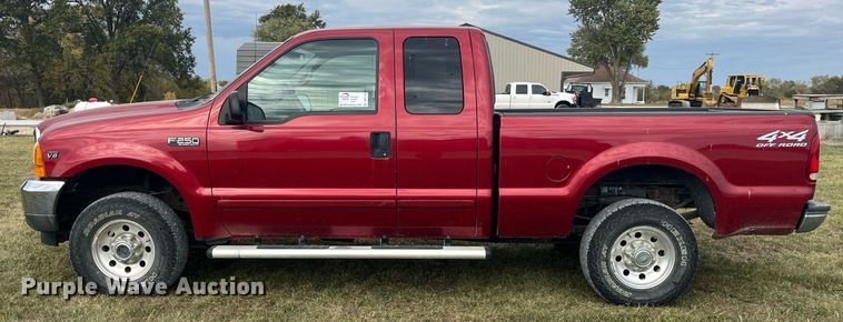 image for item DP2119 2001 Ford F250 Super Duty XLT  SuperCab pickup truck