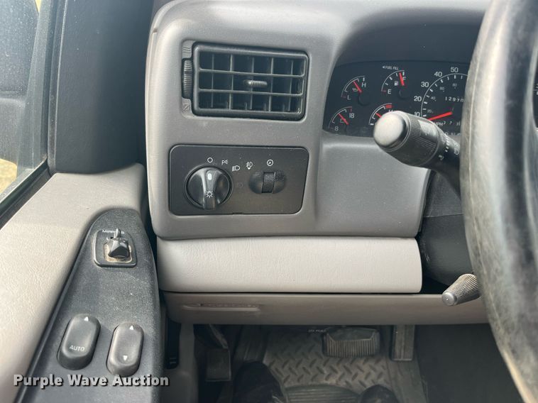 image for item DP2119 2001 Ford F250 Super Duty XLT  SuperCab pickup truck