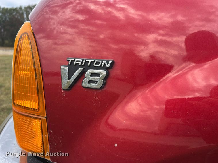 image for item DP2119 2001 Ford F250 Super Duty XLT  SuperCab pickup truck