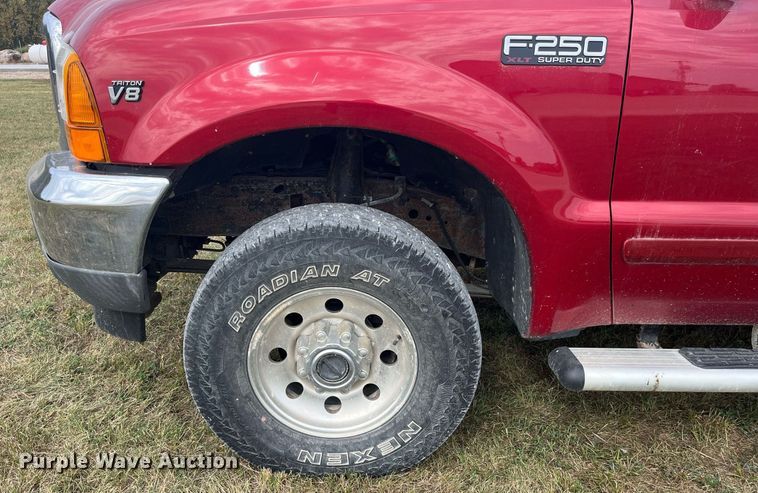 image for item DP2119 2001 Ford F250 Super Duty XLT  SuperCab pickup truck