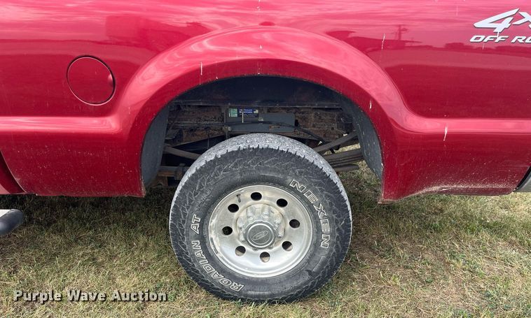 image for item DP2119 2001 Ford F250 Super Duty XLT  SuperCab pickup truck