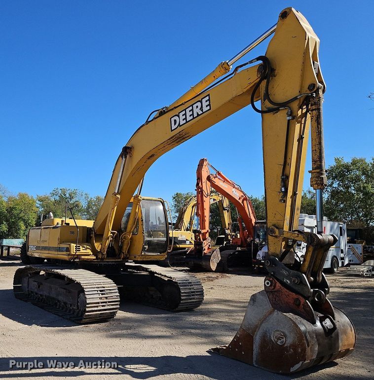 image for item DP2488 1999 John Deere 270LC  excavator