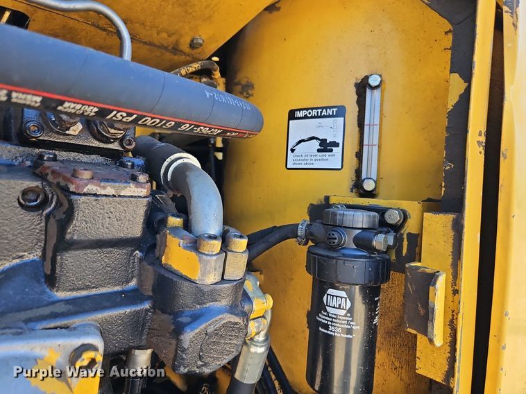 image for item DP2488 1999 John Deere 270LC  excavator