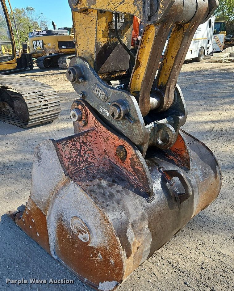 image for item DP2488 1999 John Deere 270LC  excavator
