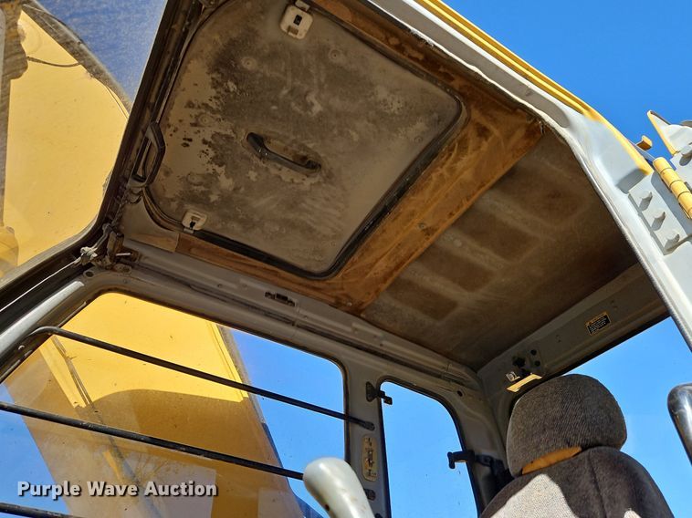 image for item DP2488 1999 John Deere 270LC  excavator