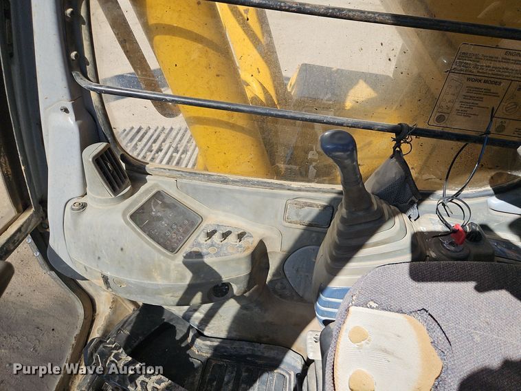 image for item DP2488 1999 John Deere 270LC  excavator