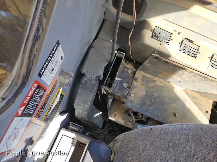 image for item DP2488 1999 John Deere 270LC  excavator