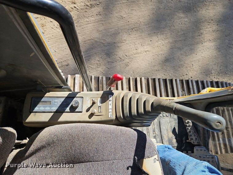 image for item DP2488 1999 John Deere 270LC  excavator