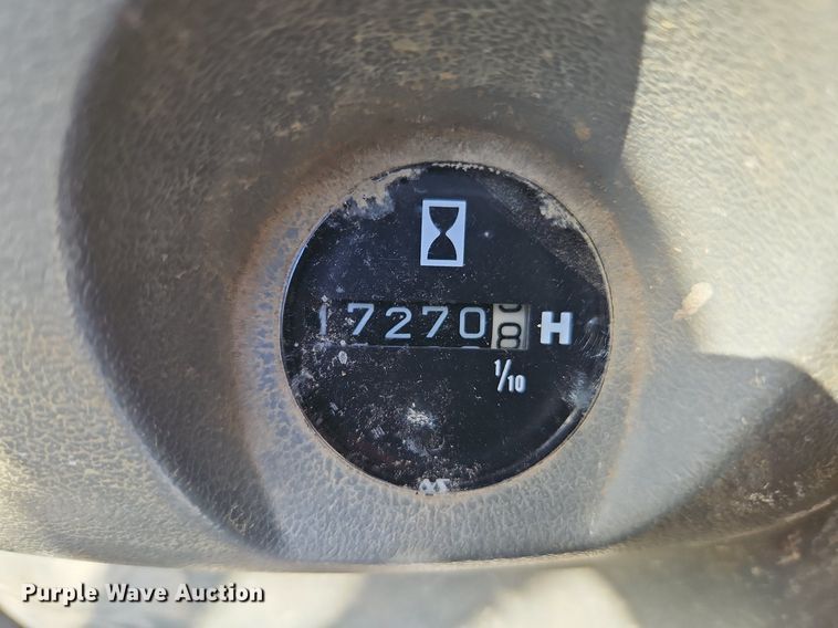 image for item DP2488 1999 John Deere 270LC  excavator