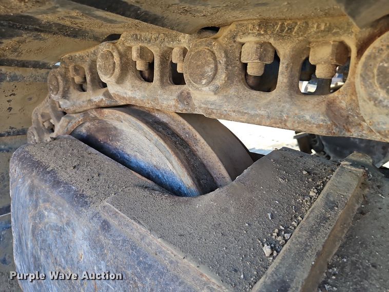 image for item DP2488 1999 John Deere 270LC  excavator