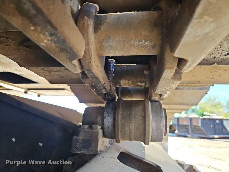 image for item DP2488 1999 John Deere 270LC  excavator