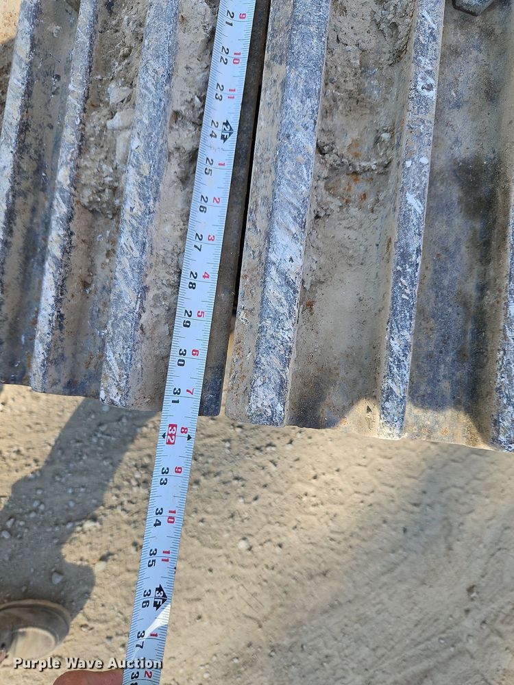 image for item DP2488 1999 John Deere 270LC  excavator