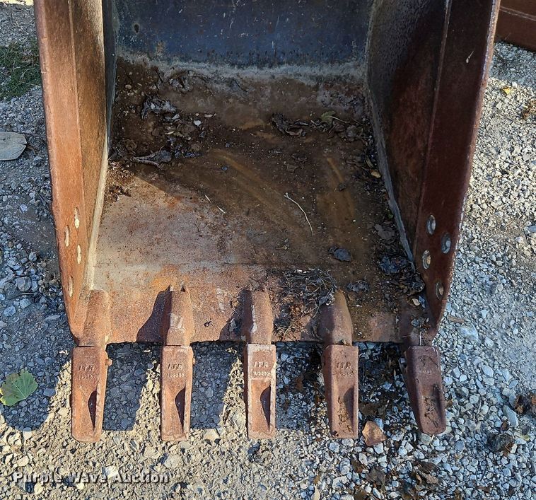 image for item DP2490 Caterpillar 313  bucket