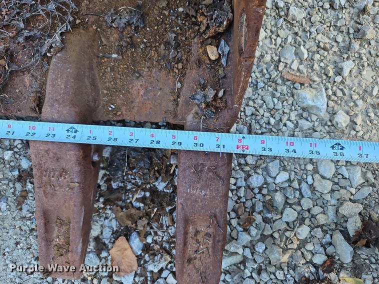 image for item DP2490 Caterpillar 313  bucket