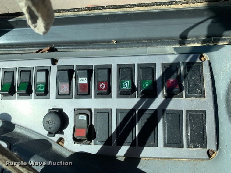 image for item DP8713 2011 Doosan DL300  wheel loader