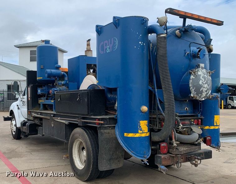 image for item DP8725 2000  Ford F650 Super Duty  vacuum truck