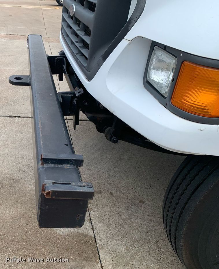 image for item DP8725 2000  Ford F650 Super Duty  vacuum truck