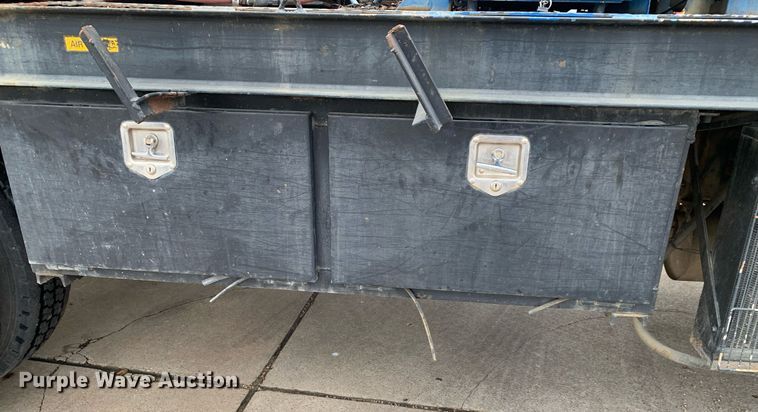 image for item DP8725 2000  Ford F650 Super Duty  vacuum truck