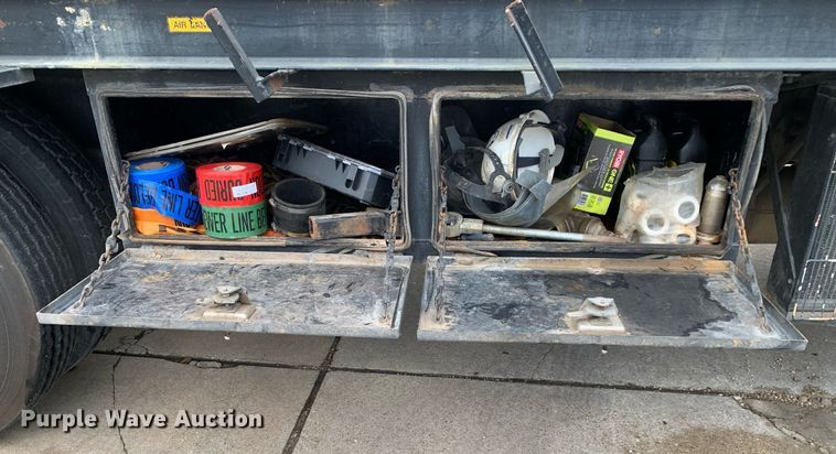 image for item DP8725 2000  Ford F650 Super Duty  vacuum truck