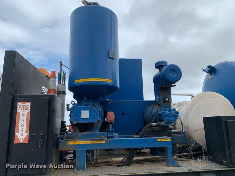 image for item DP8725 2000  Ford F650 Super Duty  vacuum truck