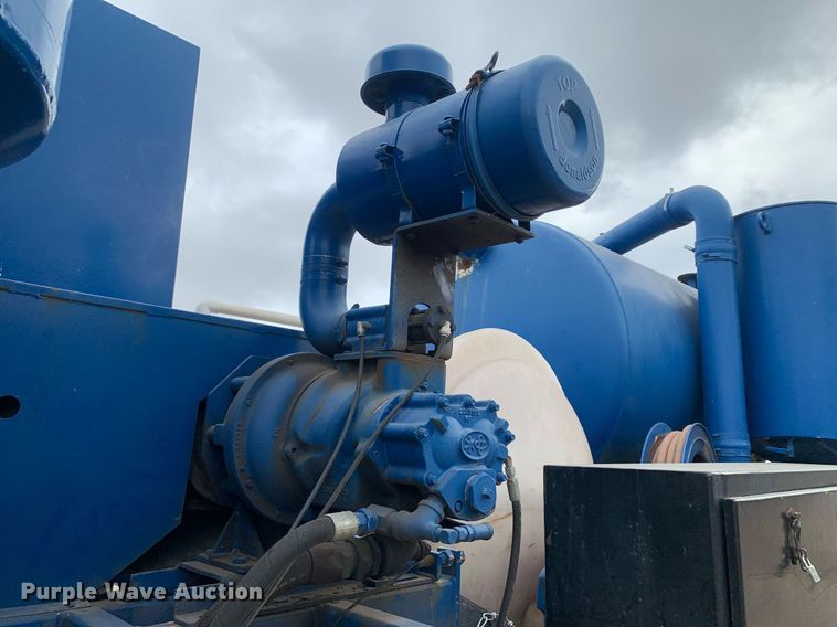 image for item DP8725 2000  Ford F650 Super Duty  vacuum truck