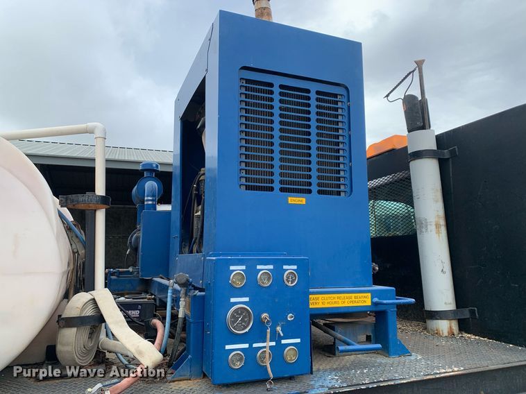 image for item DP8725 2000  Ford F650 Super Duty  vacuum truck