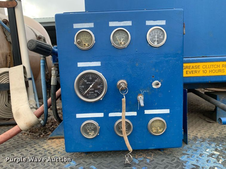 image for item DP8725 2000  Ford F650 Super Duty  vacuum truck