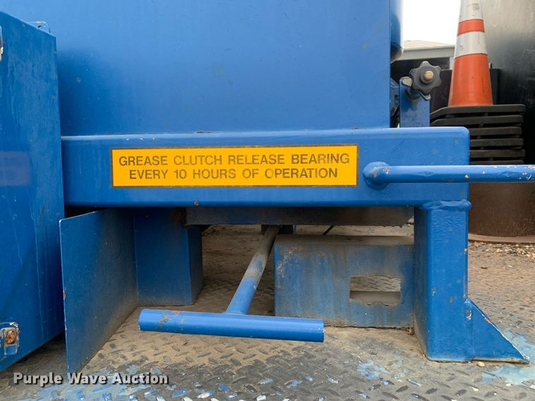 image for item DP8725 2000  Ford F650 Super Duty  vacuum truck