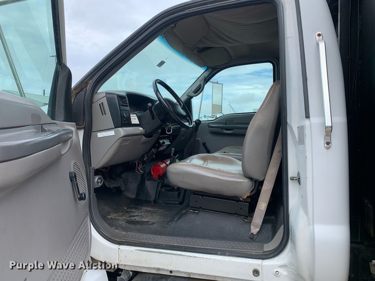 image for item DP8725 2000  Ford F650 Super Duty  vacuum truck